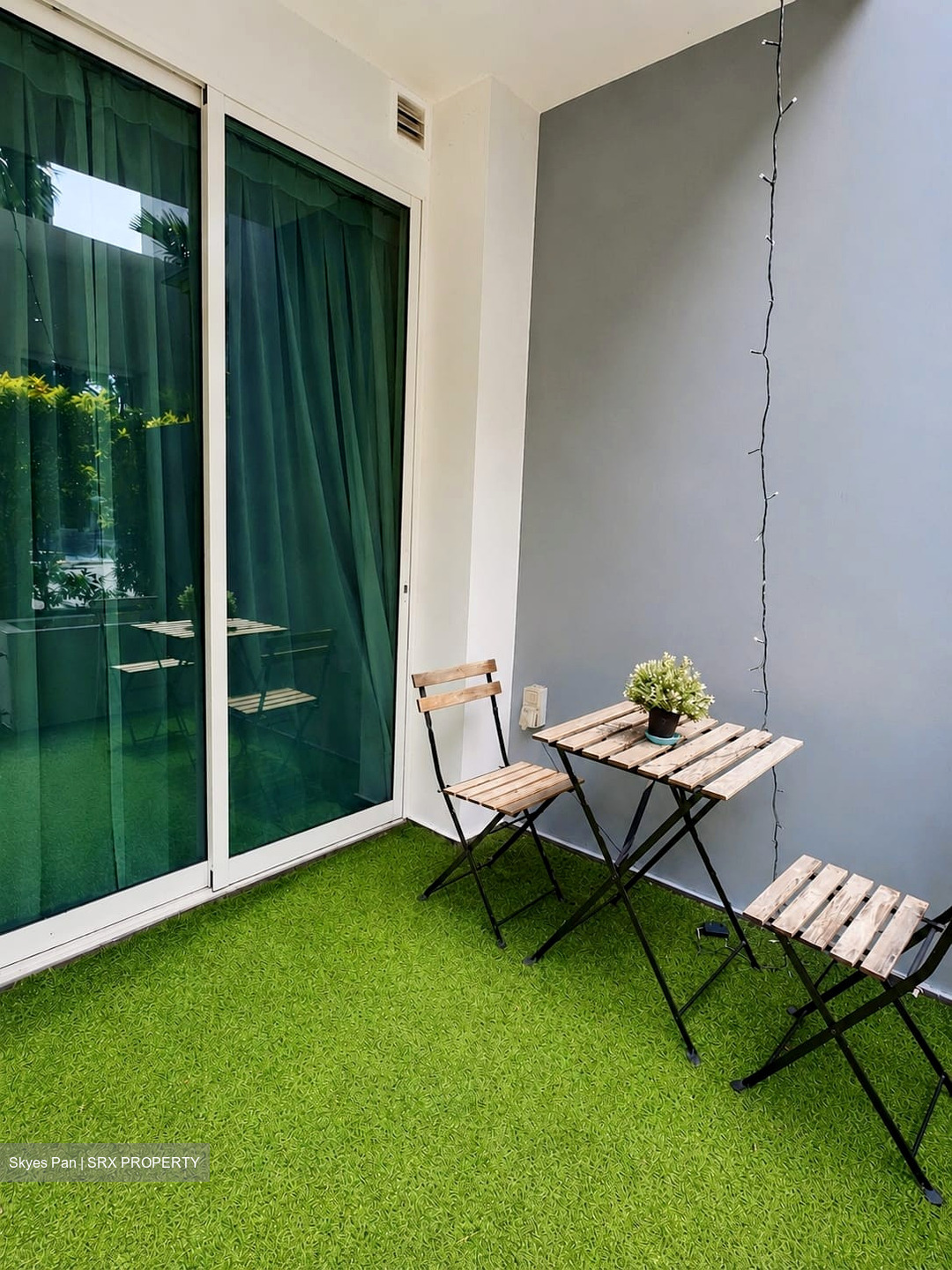 1 Canberra (D27), Condominium #579229111